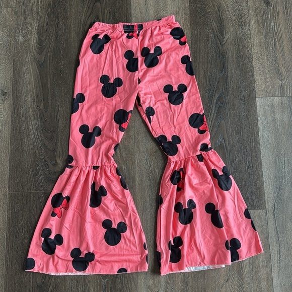 Boutique Disney I’m Here for the Snacks outfit.  Milk silk fabric, size 8/9. - Picture 6 of 9